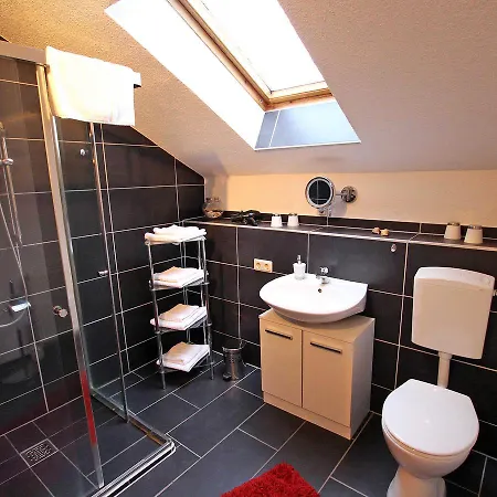 9340 Apartment *